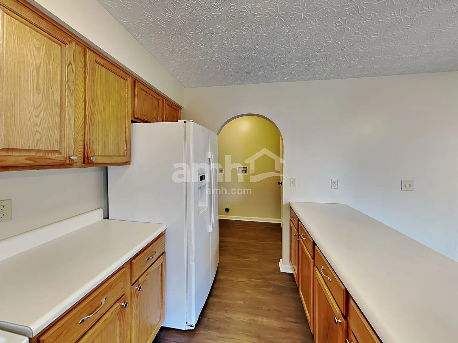 3 bed, 2.5 bath, 1958 sqft, $2,395 — Photo 3