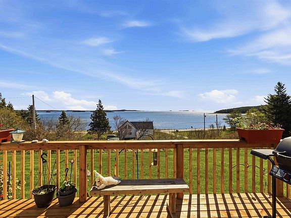 2nd image of 286 Beaver Harbour Rd