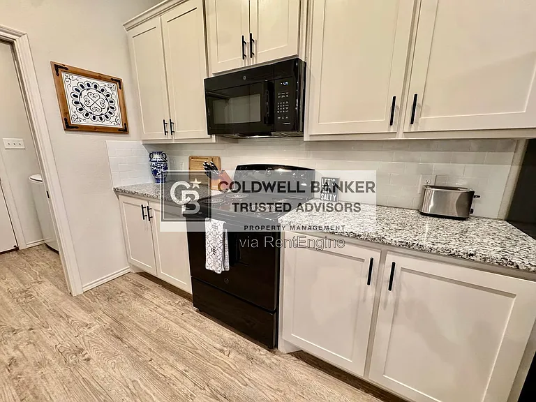5528 Lehigh St — Photo 12