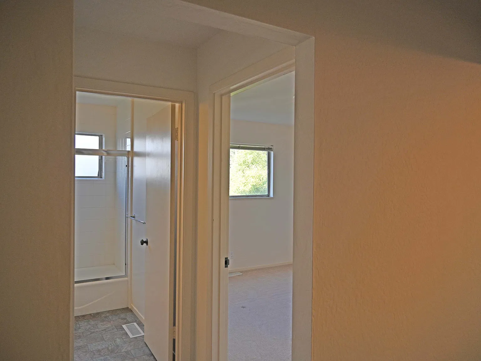 1 bed, 552 sqft, $2,450 — Photo 4