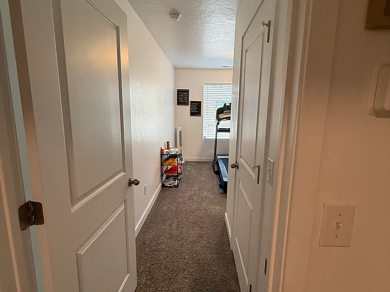 28 N Monitor Row — Photo 27