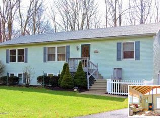 11 Sarah Ln, East Stroudsburg, PA 18302