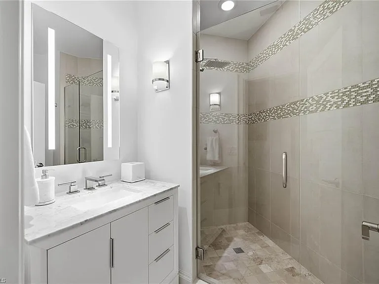 365 5th Ave S #306 — Photo 22