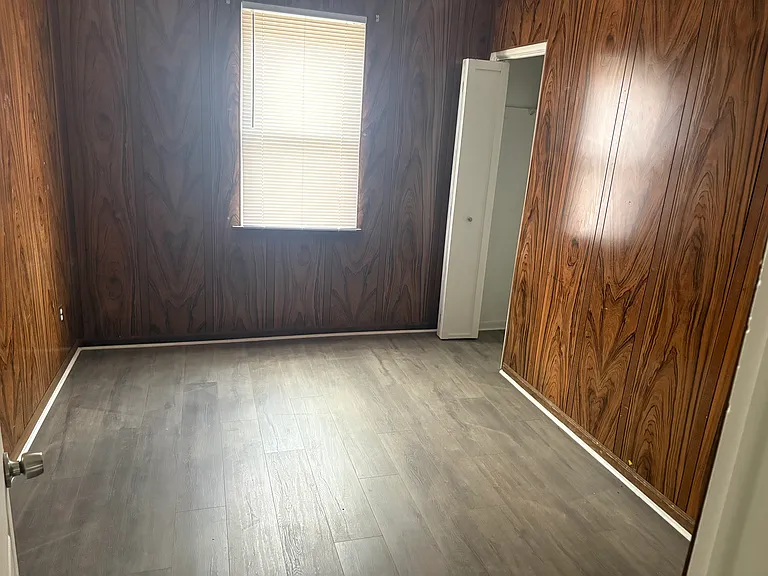 1232 Lafayette Blvd — Photo 3