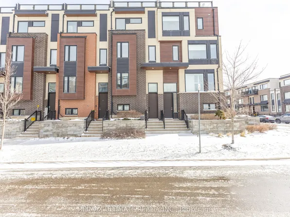 13 Caroline Carpenter Grv, Toronto, ON M3K 0B1