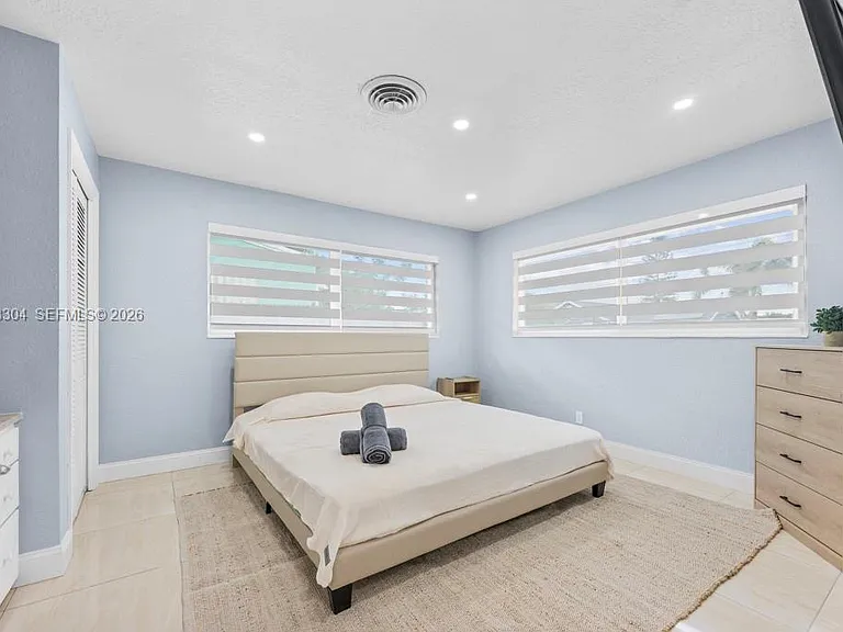 2128 Dock St — Photo 6