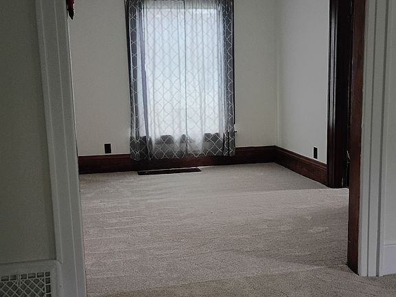 5th image of 1126 Decker St