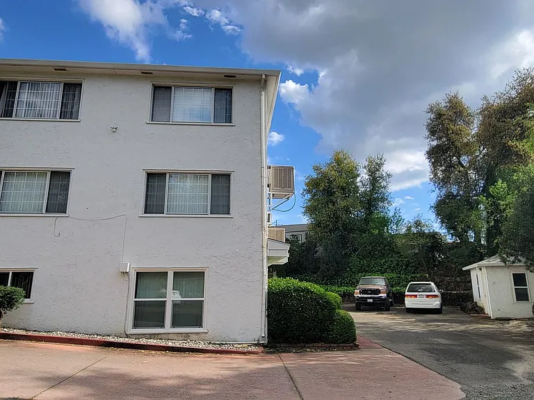 2222 California St — Photo 16