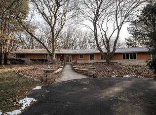W288S4816 Rockwood Trl, Waukesha, WI 53189