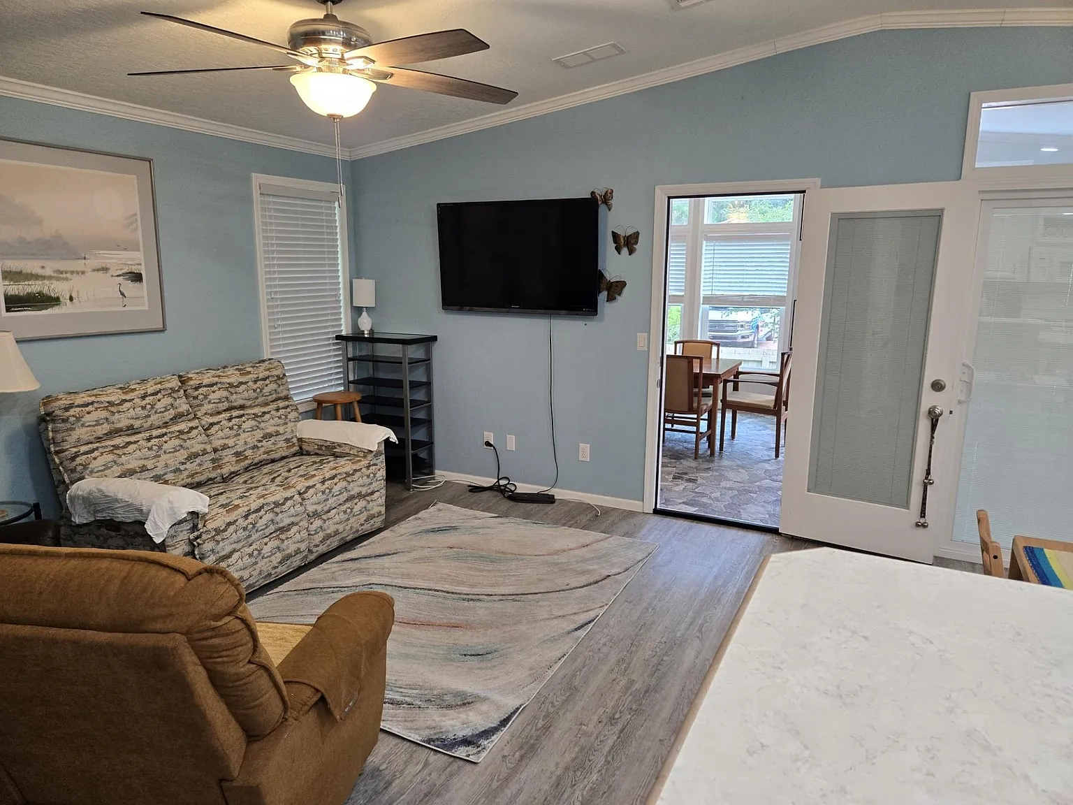 2 bed, 1300 sqft, $2,200 — Photo 3
