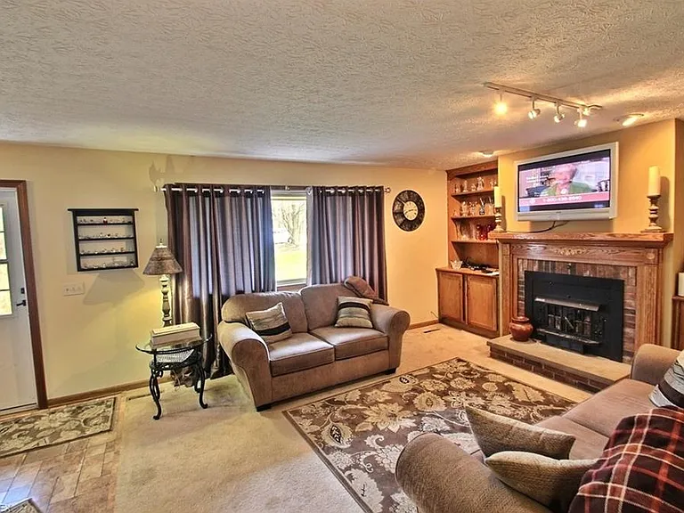 9400 Chillicothe Rd #N — Photo 5