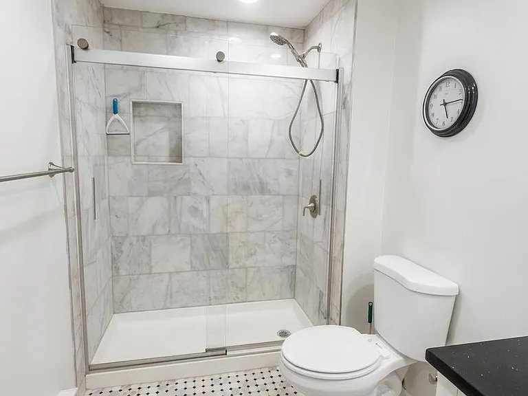 115 Amberly Dr #H — Photo 14
