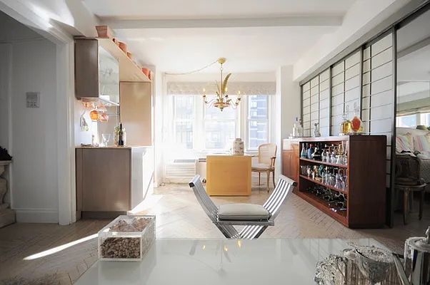 Sold by Aclawrence | media 3
