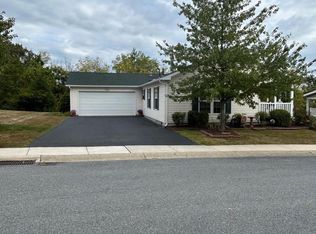 94 Random Rd, Douglassville, PA 19518