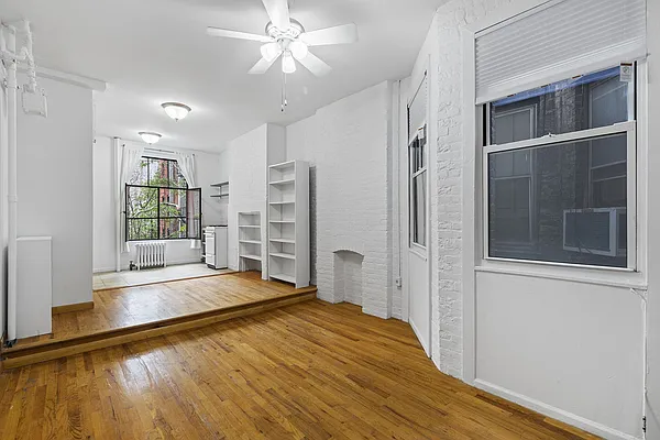 Rented by Avenues Real Estate | media 8