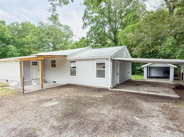 711 Park City Rd, Rossville, GA 30741