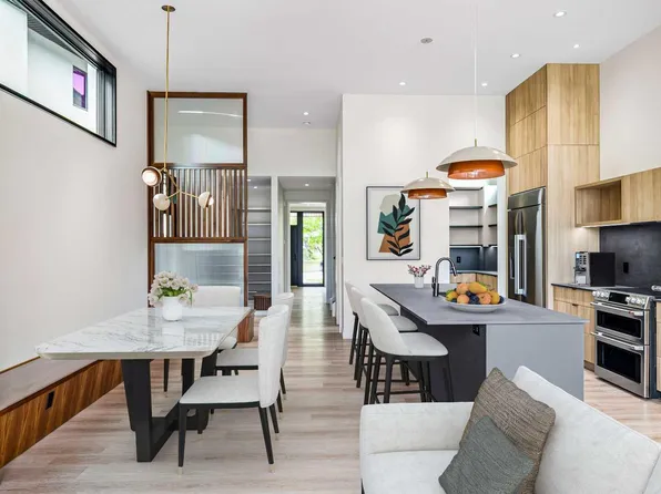 3 D Willow Cres SW, Calgary, AB T3C 3B8