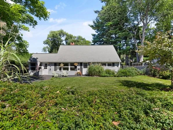 24 Glenmere Cir, Reading, MA 01867