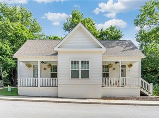 278 E 10th St, Fayetteville, AR 72701