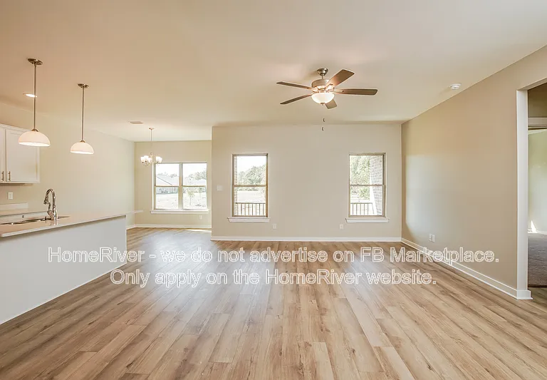 819 Temple St — Photo 2