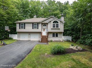 15 Tulip Ln, Thornhurst, PA 18424