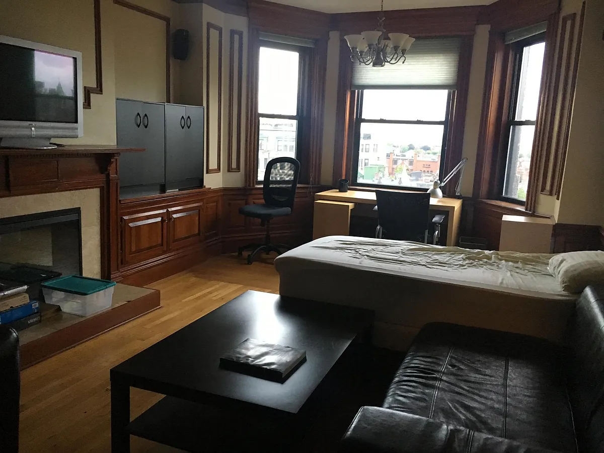 Building Photo - 464X Commonwealth Ave #81