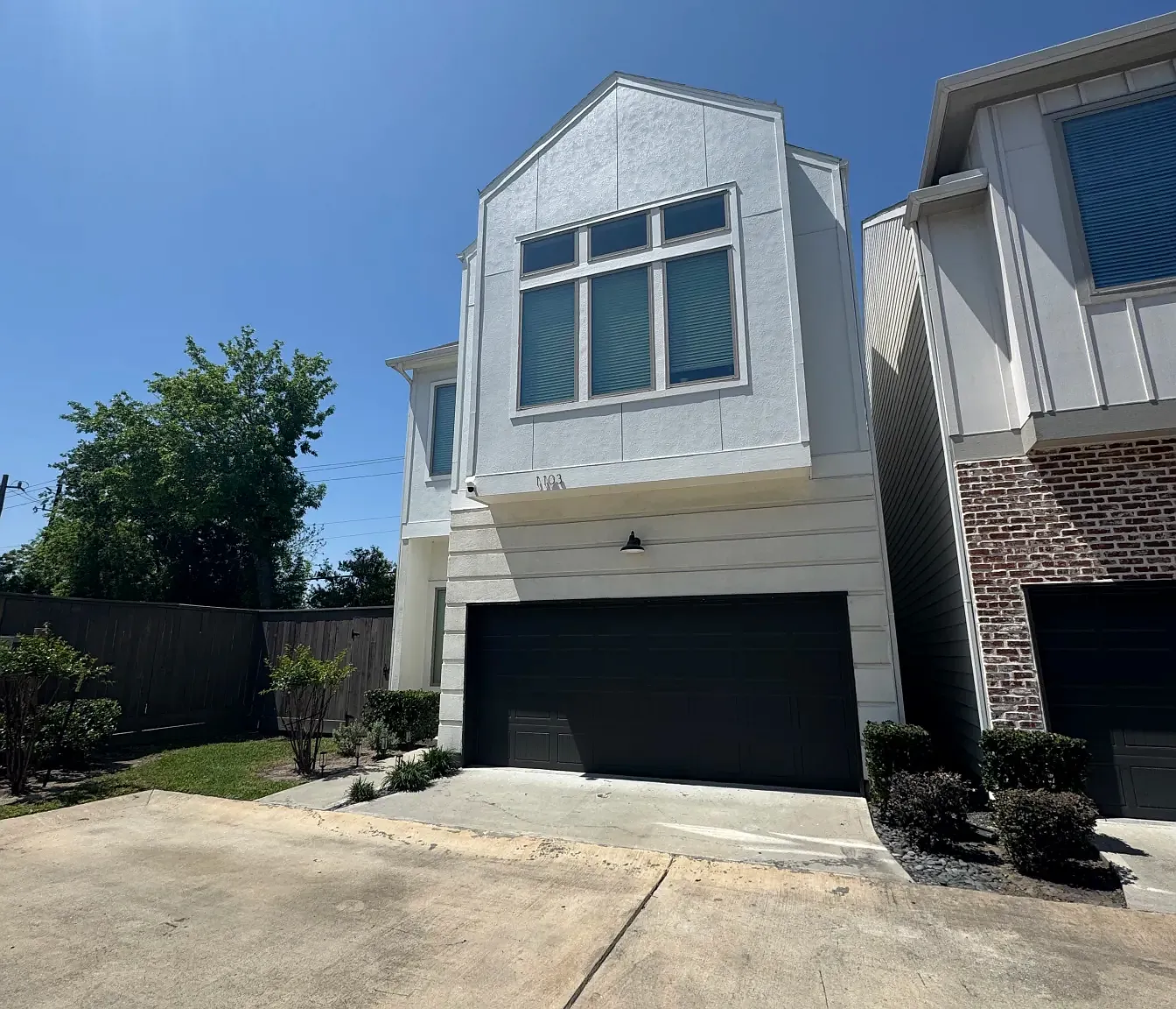 1103 Olivier Ln — Photo 1