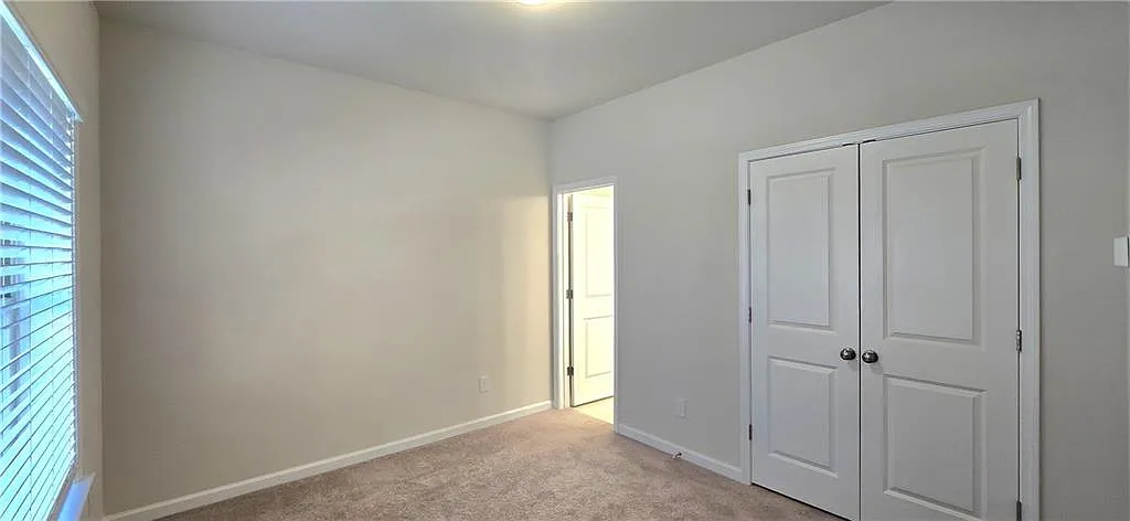 3 bed, 3.5 bath, 1874 sqft, $2,400 — Photo 3
