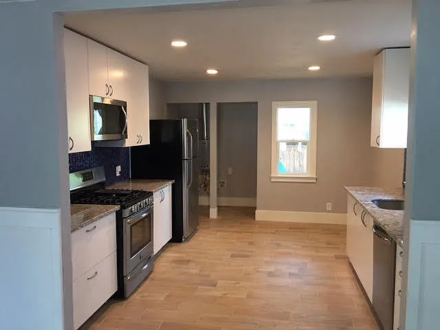2740 32nd St photo 1