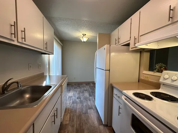 Park Place Apartments, Where Modern Comforts and Charm Meet!