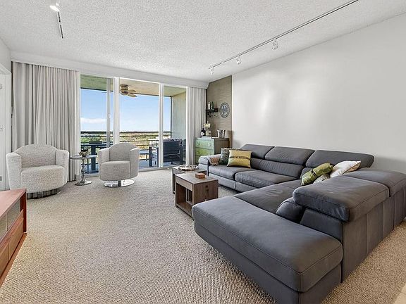 4th image of 575 Oaks Lane #1002