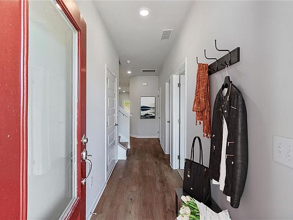 4th image of 106 Sunflower Ln