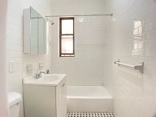 Rented by Bohemia Realty Group | media 17