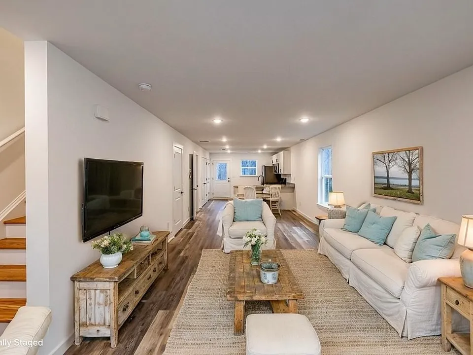 267 Vanderbilt Rd