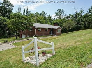 1100 Ledge Hill Dr, Charleston, WV