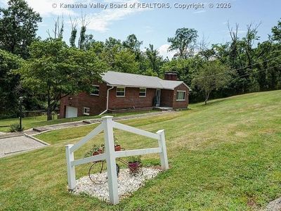 1100 Ledge Hill Dr, Charleston, WV, 25387