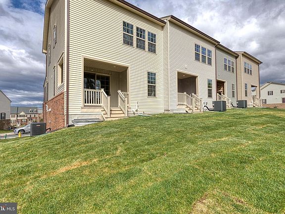 3rd image of 3433 Jacobs Ford Way