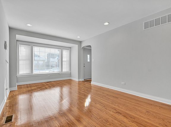 4th image of 8726 S Parnell Ave