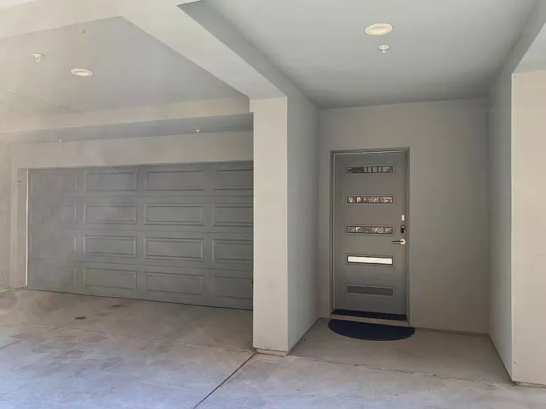 4034 Riviera Dr — Photo 25