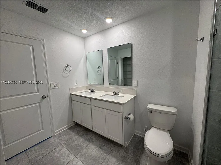 640 Daring Dr — Photo 21