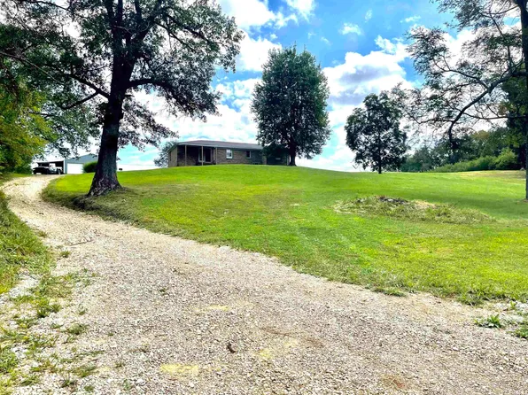 13239 N Base Rd, Gentryville, IN 47537