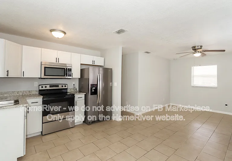 705 W 9th St — Photo 7