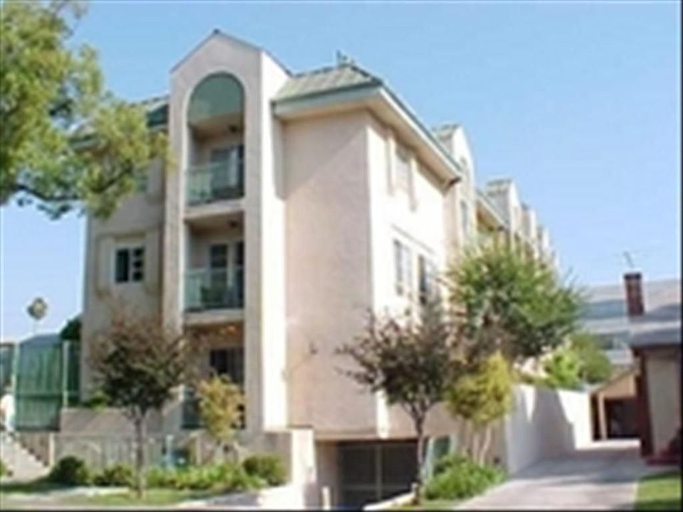 1st image of 420 E Wilson Ave #204