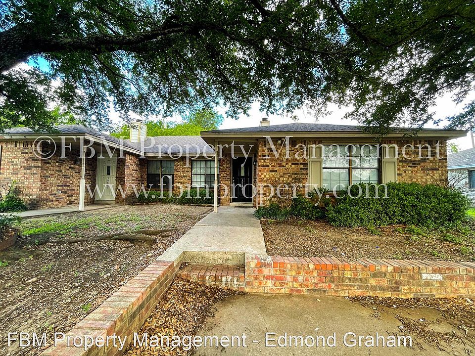 1st image of 1727-1729 Carrington Dr