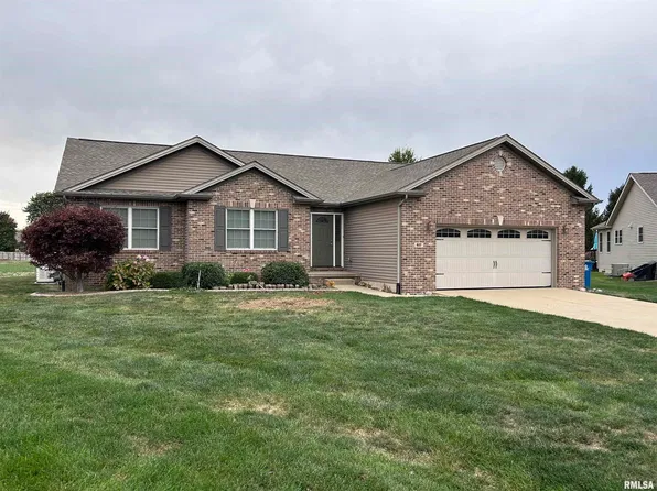 817 Racastle Rd, Chatham, IL 62629