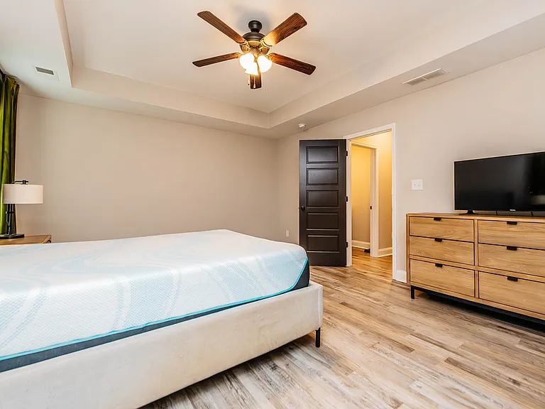 124 Allentown Ct — Photo 10