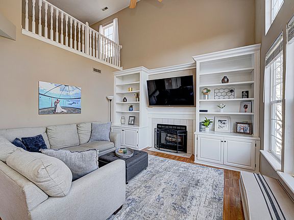 5th image of 4843 Thicket Grove Ln