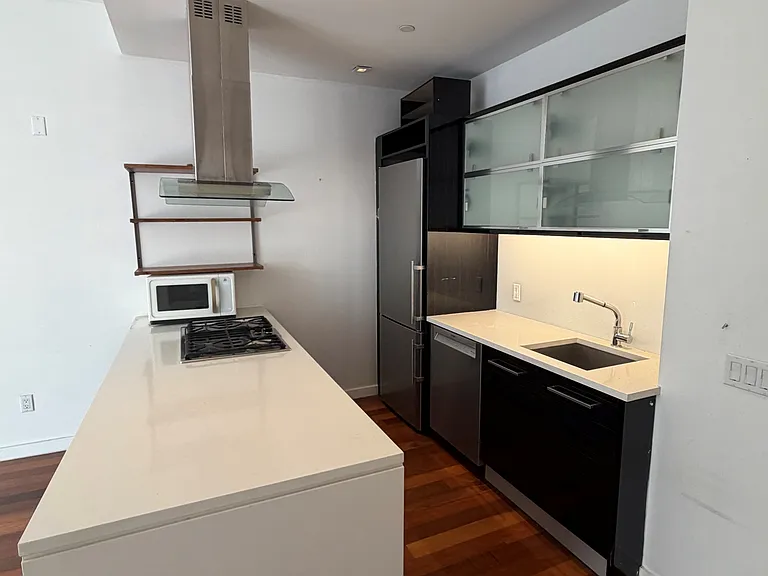 135 N 11th St #2D — Photo 6