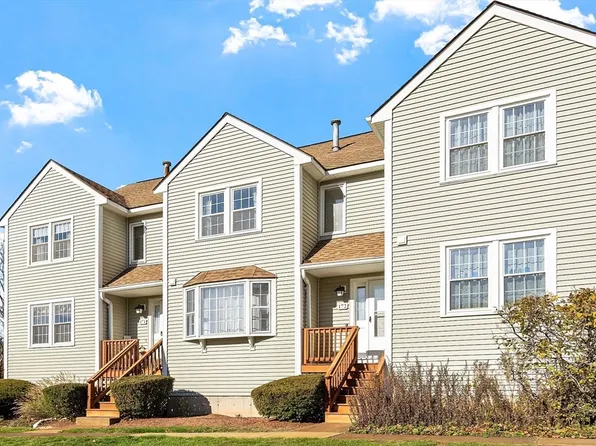 172 Patrick Rd, Tewksbury, MA 01876