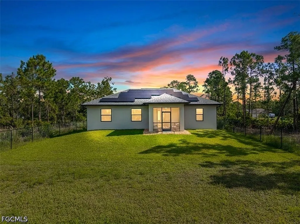 3 bed, 2.0 bath, 1509 sqft, $3,500 — Photo 2